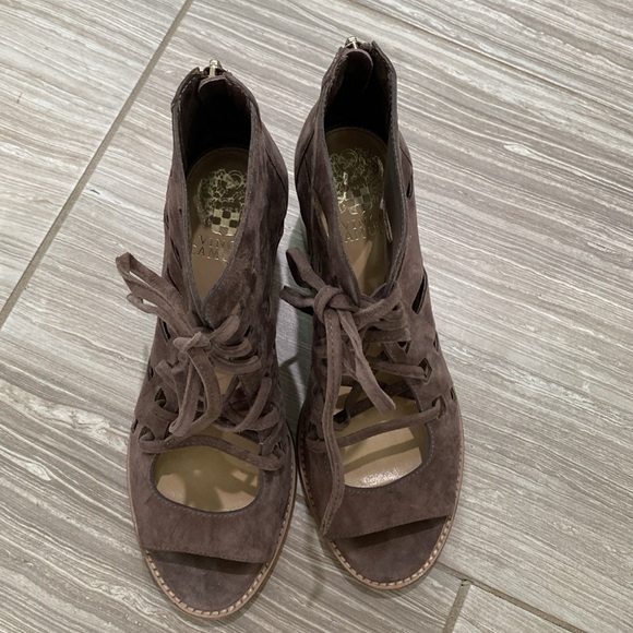 Vince Camuto Tressa lace up heeled sandal stone taupe - Picture 5 of 8